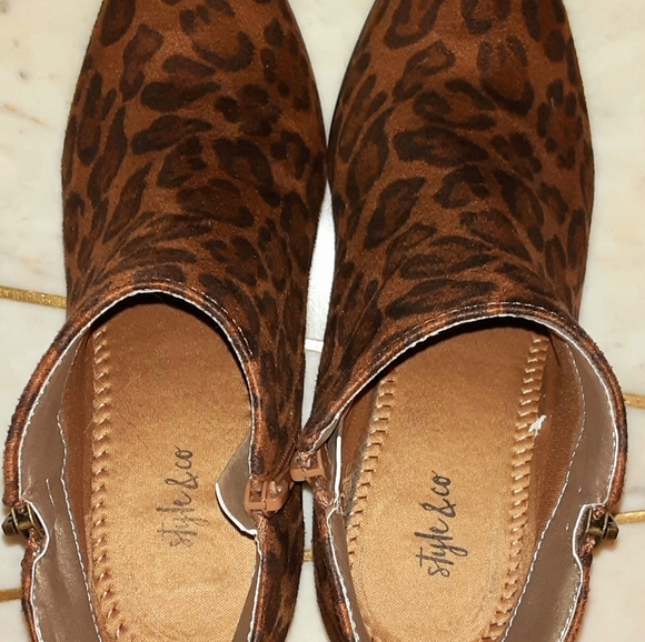 Leopard Cheetah Brown Black Animal Print Ankle Booties Boots Womens 7 Wide - Picture 5 of 8